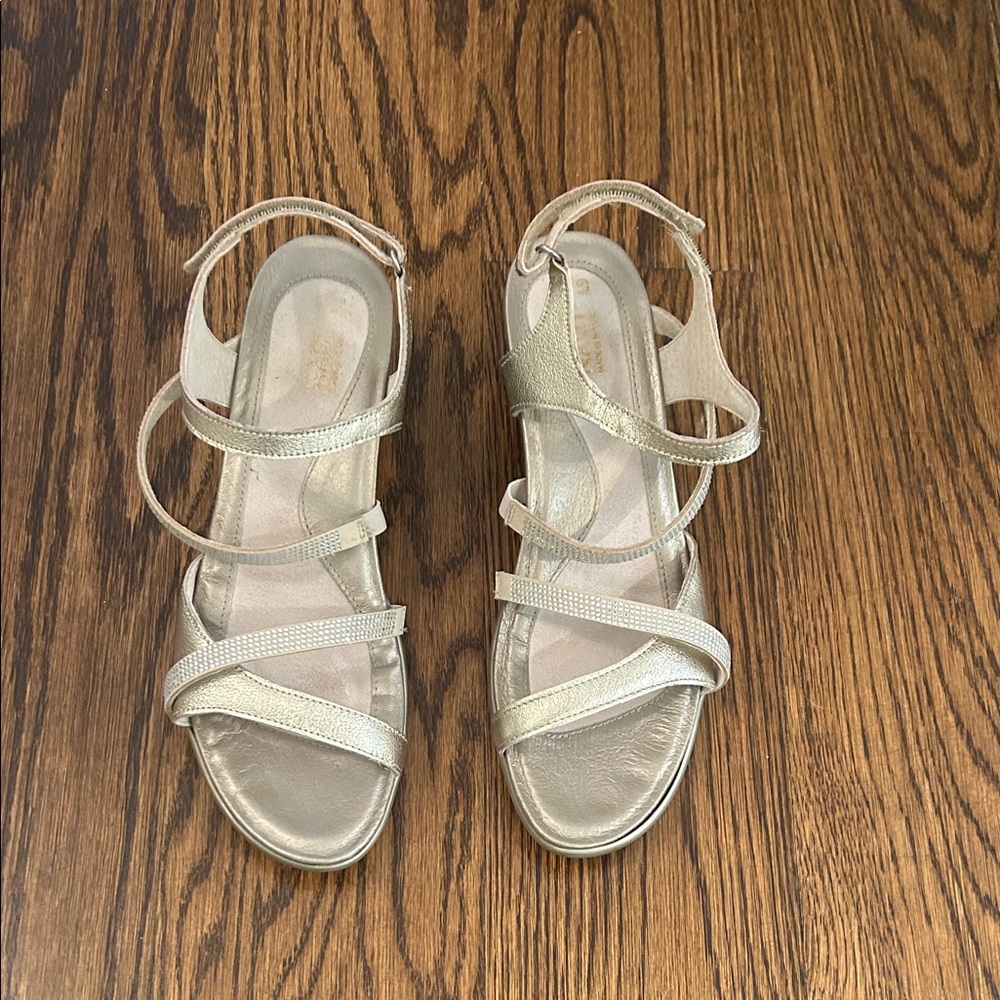 Naot Strappy Gold Sandals 9